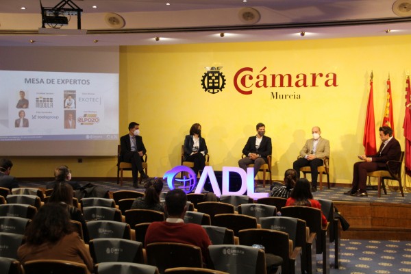 Expertos en logística debaten sobre la incertidumbre que afecta a la cadena de suministros