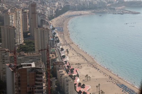 Turisme duplica el Fondo de Cooperación Municipal a Benidorm: casi 400.000 euros