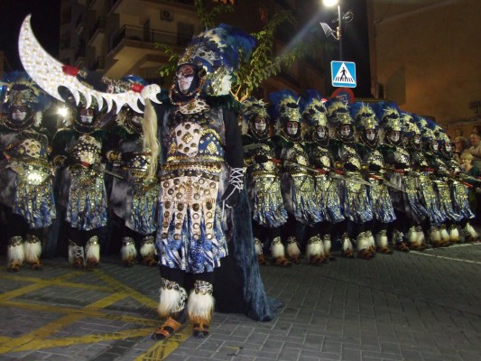 Calp da hasta 5.000 euros a colectivos de fiestas para costear el alquiler de sus locales

