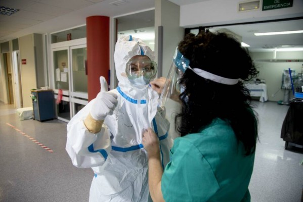 Los ingresos hospitalarios por covid bajan en la Región (32) en un día con 66 casos y sin muertes 
