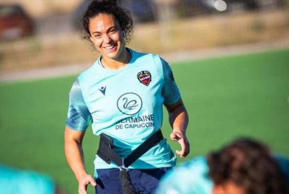 María Valenzuela se pierde toda la temporada por una lesión en la rodilla
