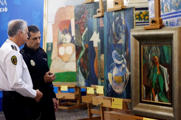 Ocho detenidos al intentar vender cinco Picasso falsos en Granada y Benidorm 