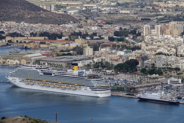Cartagena aprovecha su 'semana fantástica' del turismo con un 'abordaje' de cruceros y viajeros