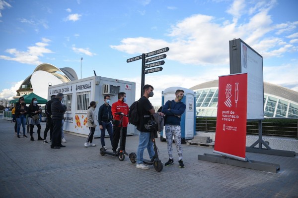 Los contagios en la Comunitat repuntan con 849 nuevos casos tras el fin de semana