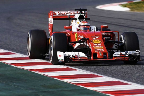 Kimi Raikkonen bate el tiempo de Hamilton
