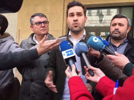 Compromís quiere las primeras cabezas por el 'caso Fitur'; el PP remite a los 'ripollistas'