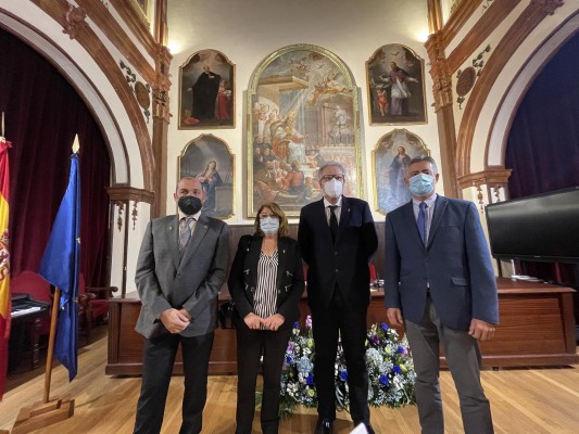 Los cuadros de Vicente Inglés regresan al instituto Cascales
