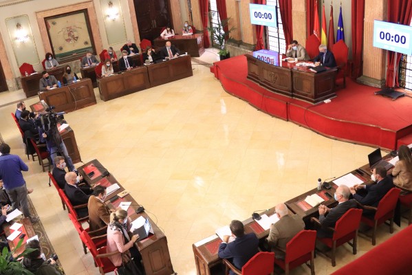 Murcia da luz verde a la congelación de impuestos: los murcianos se ahorrarán 7,7 millones en 2022