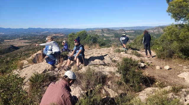 Dos rutas de senderismo buscan impulsar la declaración del Tossal Gros como Paraje Municipal