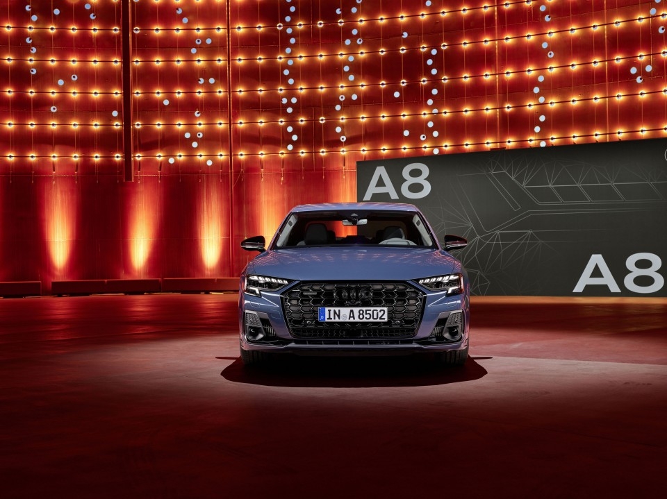 Audi A8: nuevo diseño y tecnologías innovadoras para el buque insignia