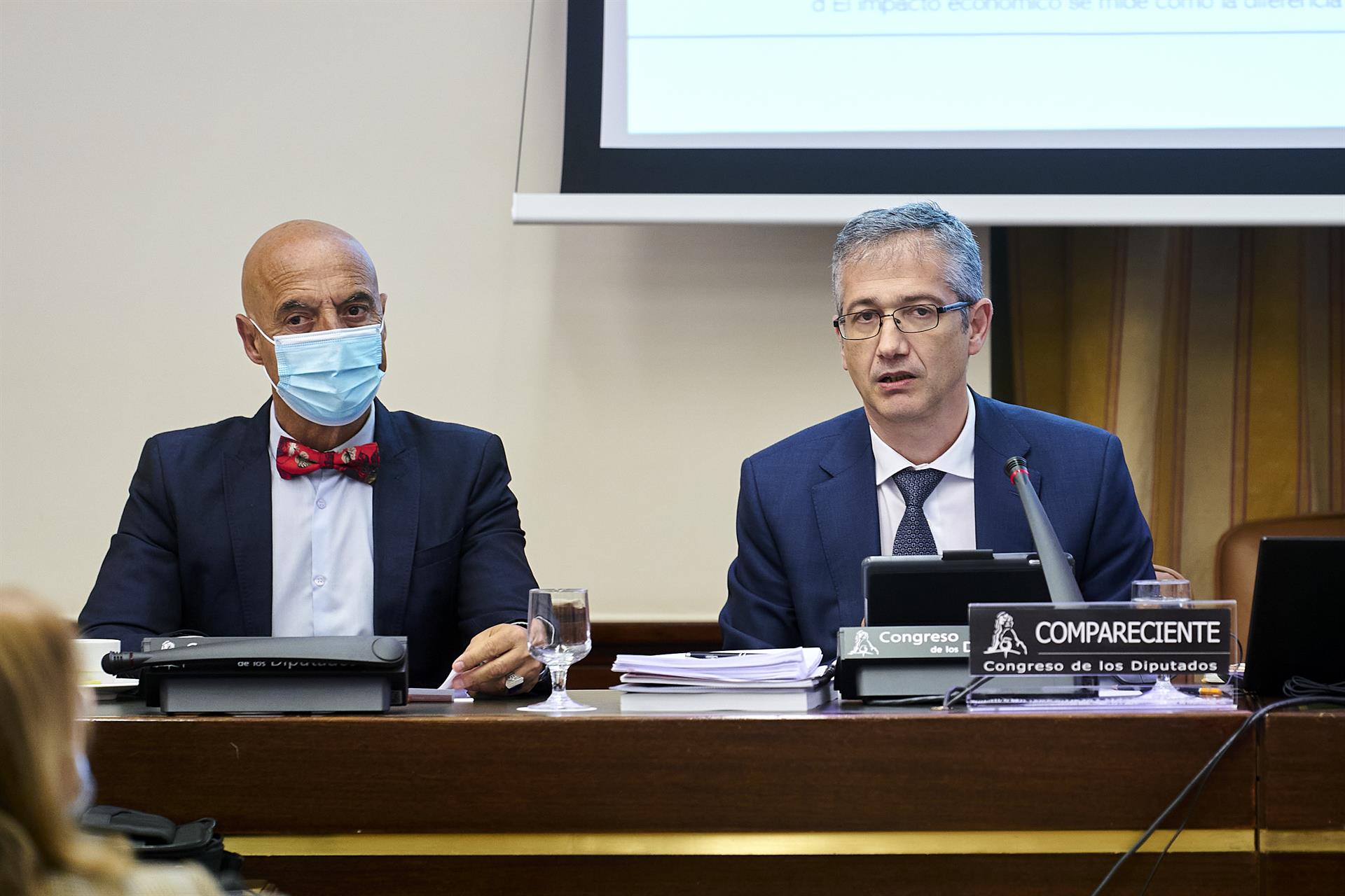 Antonio Hurtado (i) y Pablo Hernández de Cos (d). Foto: A.PÉREZ.MECA.POOL/EP - 