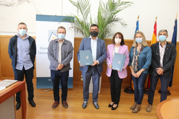  

La UA y ComplyNow BV firman un convenio de I+D+i en el ámbito del Compliance