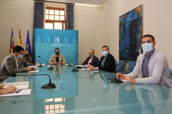 La Diputación de Alicante congela por segundo año sueldo de diputados y asesores
