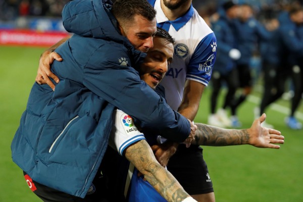 El Levante se enreda y sale desahuciado de Mendizorroza 