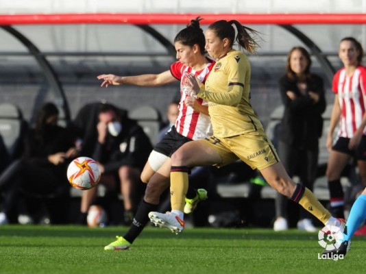 Paraluta para un penalti y hace buena la remontada del Levante