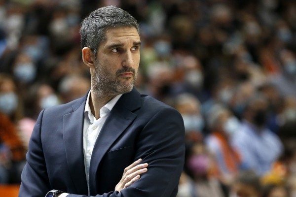 Rubén Burgos: 