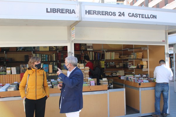 La Fira del Llibre Antic i d'Ocasió de Castelló obri amb vora 60.000 títols