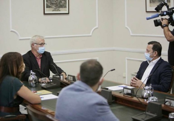 Ribó pide al Valencia CF que siga firme si vuelven “bandas” de extrema derecha

