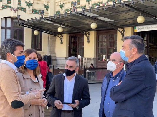 Mazón pide al Gobierno que restituya el 100% de Cercanías 