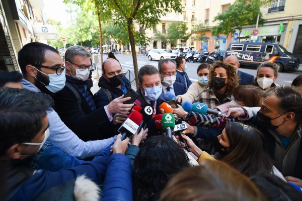 El PSOE constata las discrepancias entre sus 'barones' por la financiación y acepta que hablen con el PP