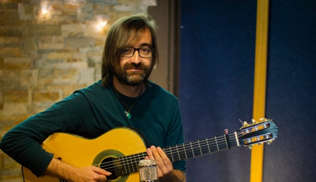 Bienve Campoy, guitarrista de Noise Box