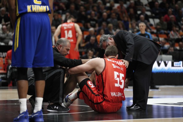 Kravtsov tiene fracturado el dedo de un pie y puede perderse toda la temporada
