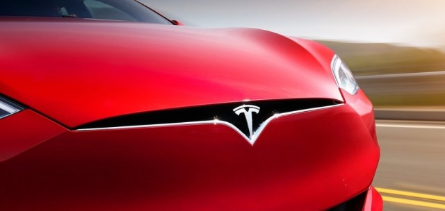 Las acciones de Tesla siguen de dulce