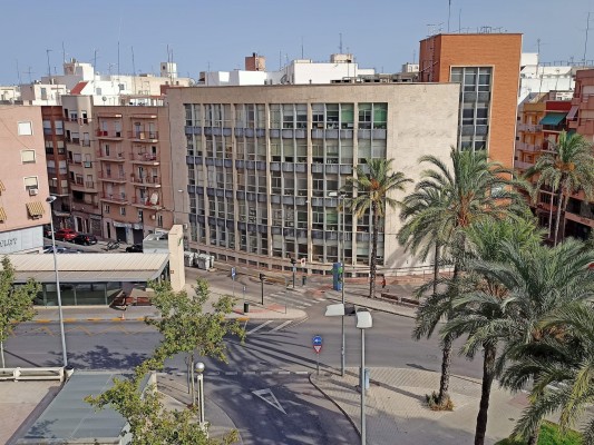 Las cuentas del Consell en Elche: ampliar San Fermín, restaurar la muralla o poner en marcha la AVPT