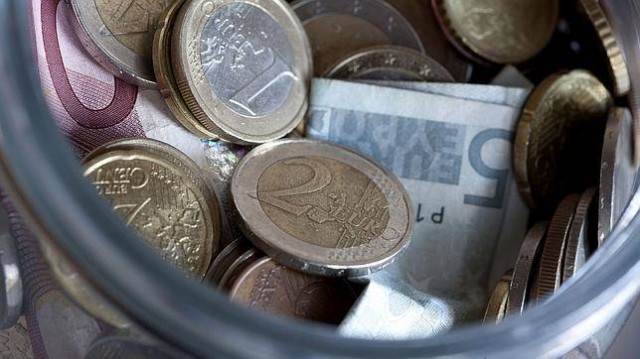 Los españoles siguen ahorrando mayoritariamente vía depósitos bancarios