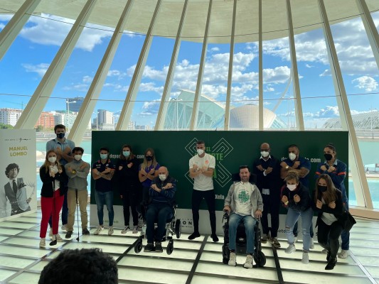 Clubes y deportistas valencianos abren la campaña 'Deporte por ELA'