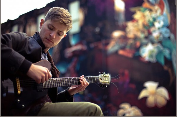 El joven guitarrista Tom Ollendorff debuta en Jimmy Glass
