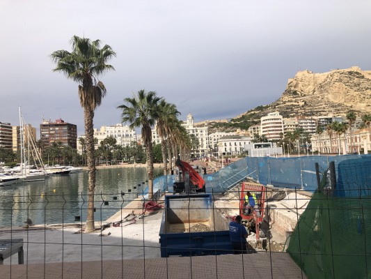 El Puerto simultanea obras en cinco muelles y acelera la transformación del paseo marítimo 