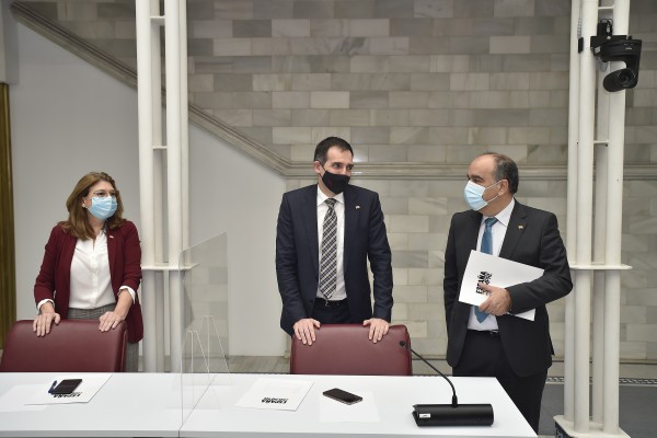 Liarte y Campuzano quieren prohibir (con multa) el lenguaje inclusivo en la Administración