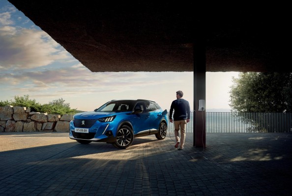 Hyundai y el Peugeot 2008 se sitúan en octubre como marca y modelo más vendidos en España