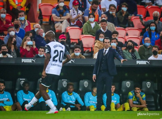 El Villarreal asegura no tener noticias de una posible marcha de Emery
