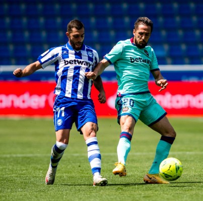 El Levante puntuó por primera vez en su última visita al Alavés

