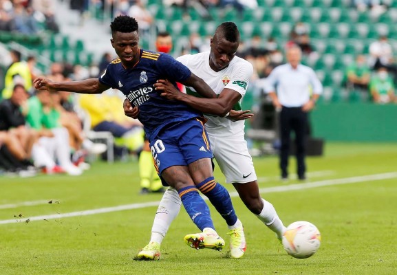 El Elche niega insultos racistas a Vinicius Junior en su estadio
