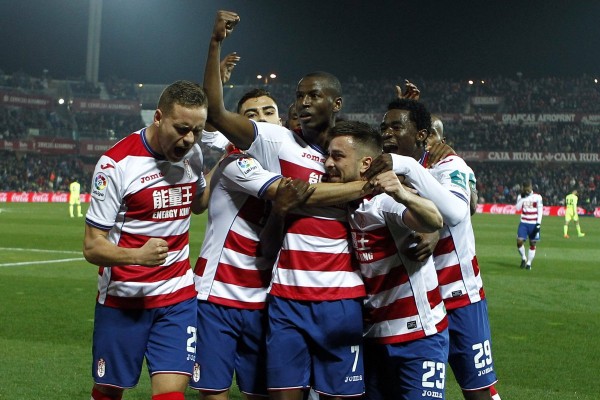 El Granada impone su fuerza y corta la racha del Alavés