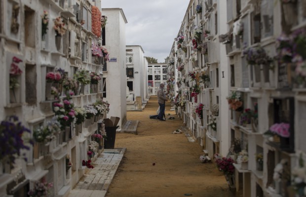 Sábanas limpias para que los difuntos descansen, tradiciones de la Región en el Día de Todos los Santos