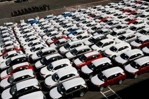 El sector del automóvil cerrará 2021 con menos de 1 millón de matriculaciones
