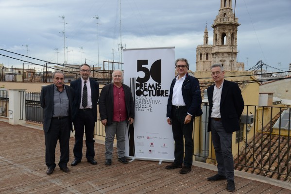 Premis Octubre: Narrativa no obté premi i assaig, poesia i teatre presenten als seus guanyadors 