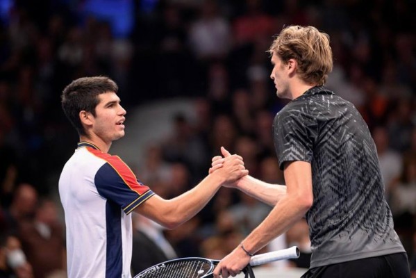 Alcaraz sucumbe ante el poderío de Zverev en las semifinales del ATP 500 de Viena