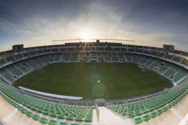 Entrenamientos a puerta cerrada para preparar la visita al Levante

