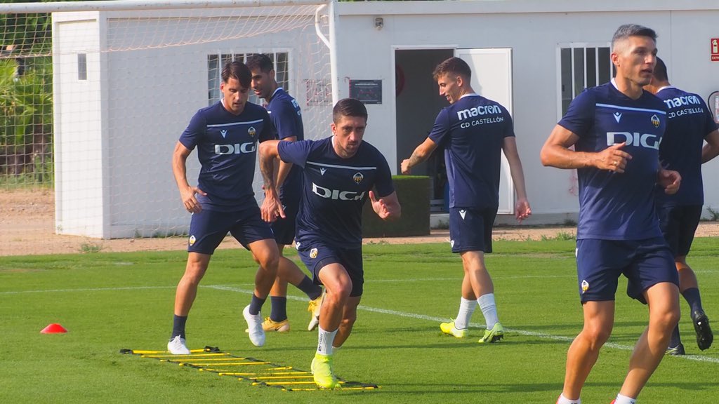 Pablo Hernández, Esquerdo, Dani Torres y Carrillo, novedades en la convocatoria del Castellón