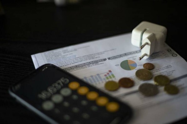Hacienda deja de ingresar 122 millones de euros por la rebaja del IVA eléctrico