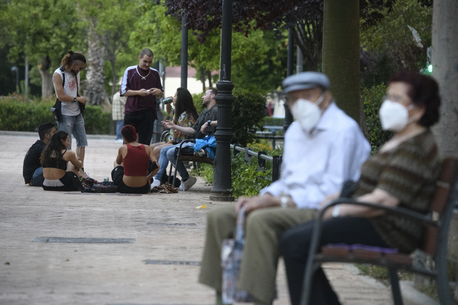 El botellón no solo se bebe: cómo puede el pensamiento urbano afrontar sus tensiones
