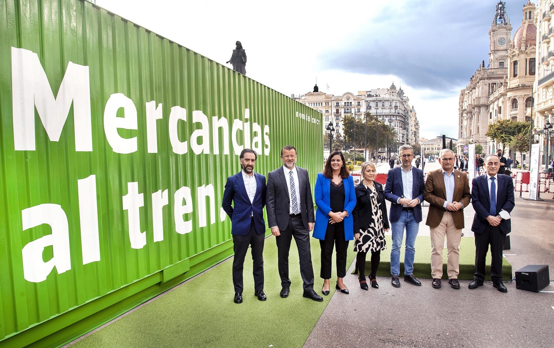 La campaña 'Mercancías al tren' arranca en València para reivindicar el transporte ferroviario