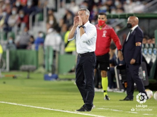 Escribá: “Es imposible ganar al Madrid si no miras su portería”