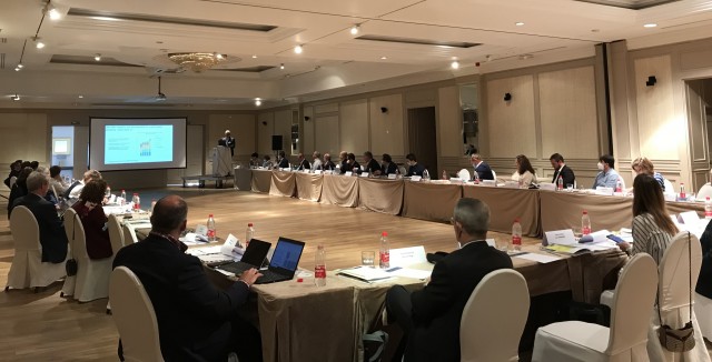 El Puerto muestra su capacidad como gran área logística ante la élite europea de almacenamiento de líquidos 
