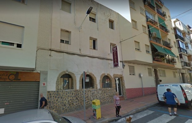 La murciana Abramov proyecta un hotel en un antiguo hostal abandonado en el centro de Benidorm